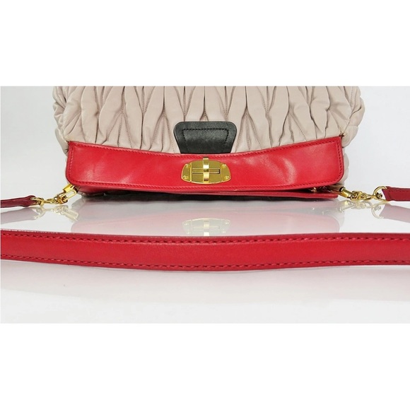 Miu Miu Red and Cream Clutch - Picture 7 of 16